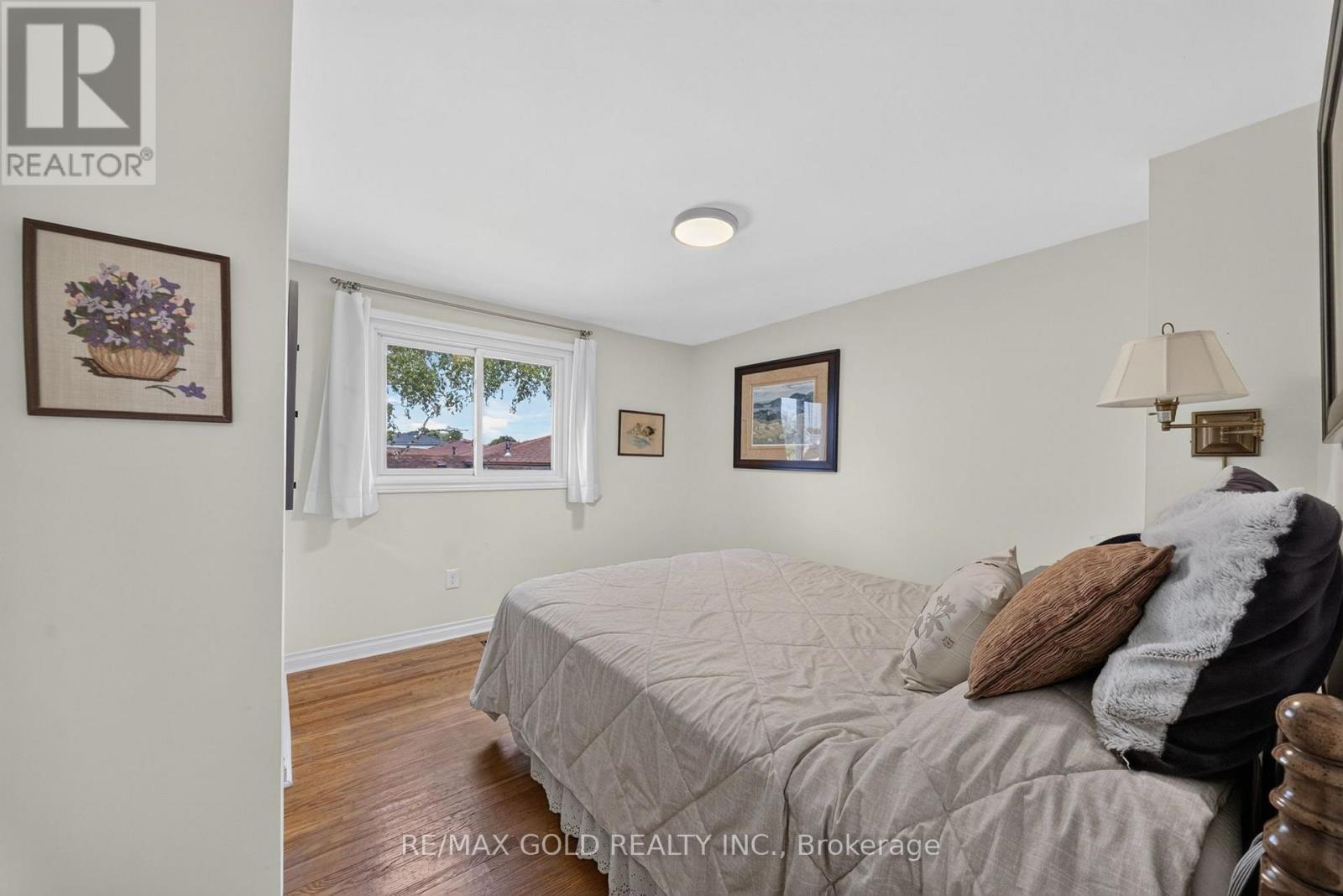 92 CATHCART CRESCENT - 23