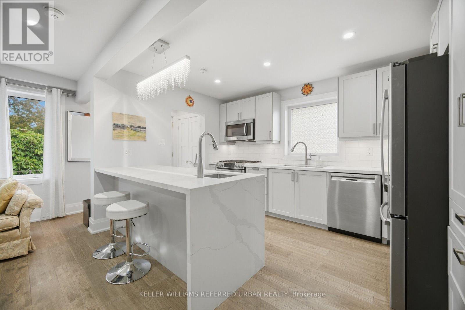 4 CAMEO CRESCENT - 10