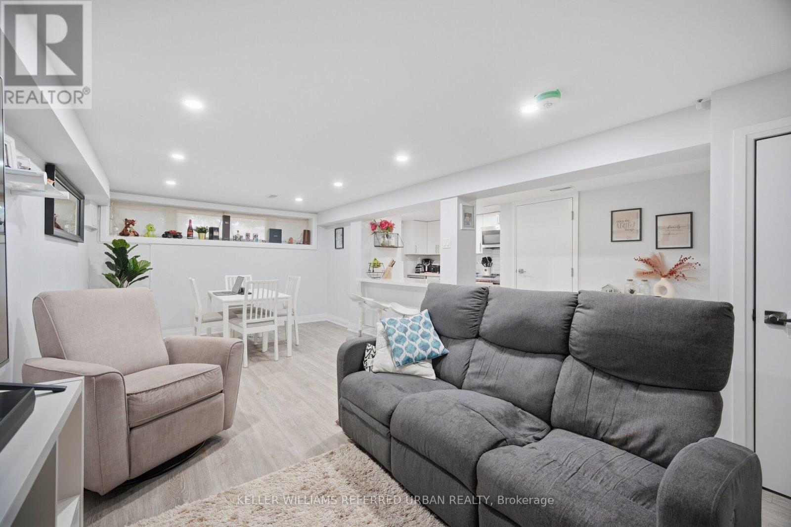 4 CAMEO CRESCENT - 24