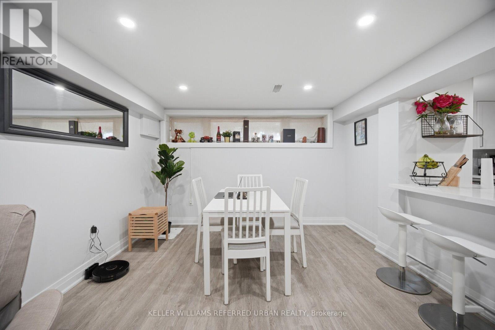 4 CAMEO CRESCENT - 28