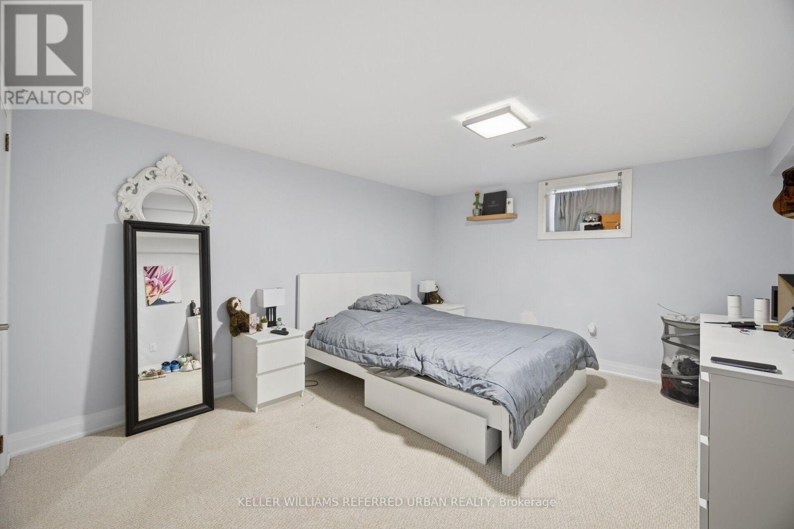 4 CAMEO CRESCENT - 31