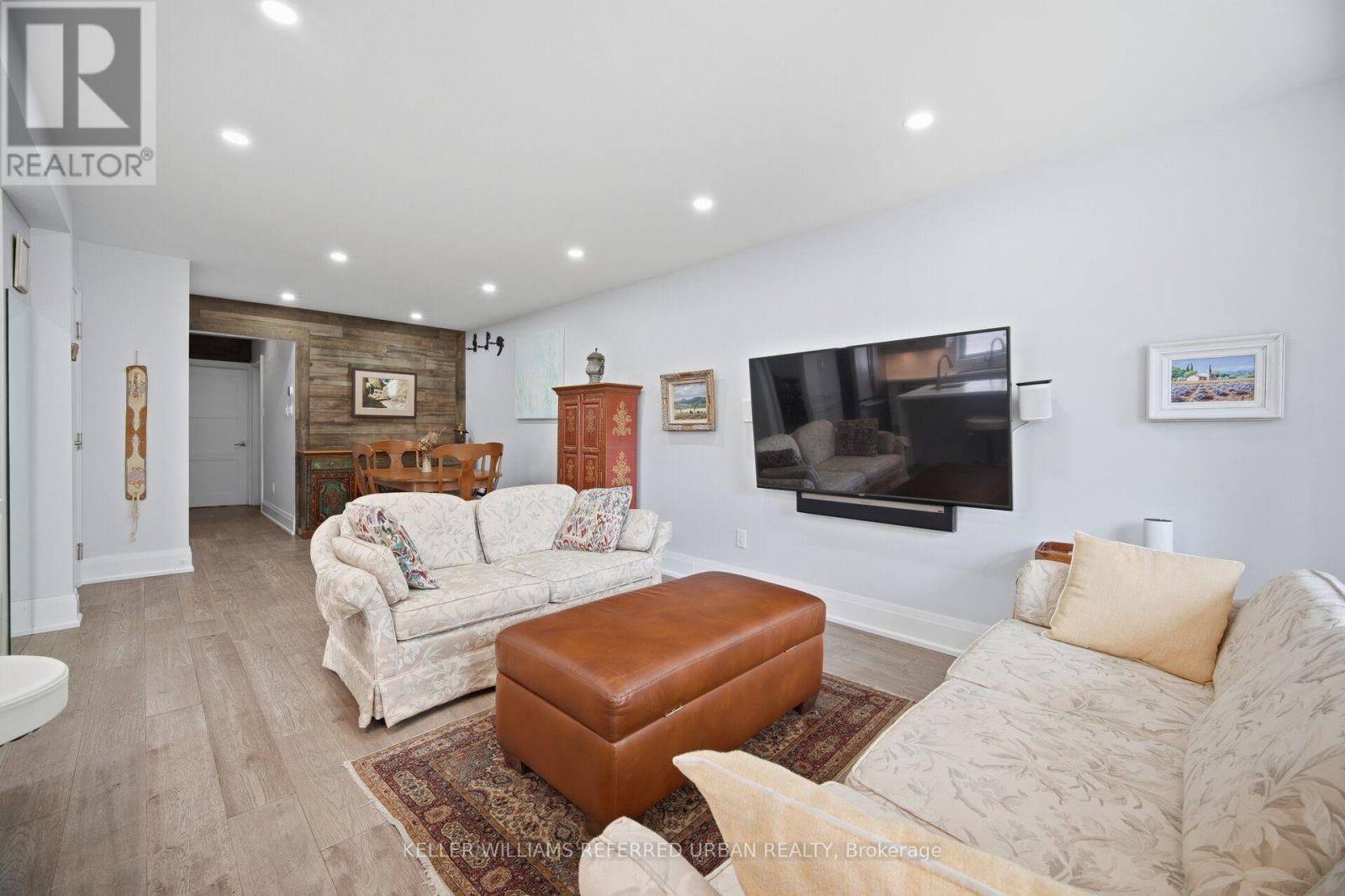 4 CAMEO CRESCENT - 4