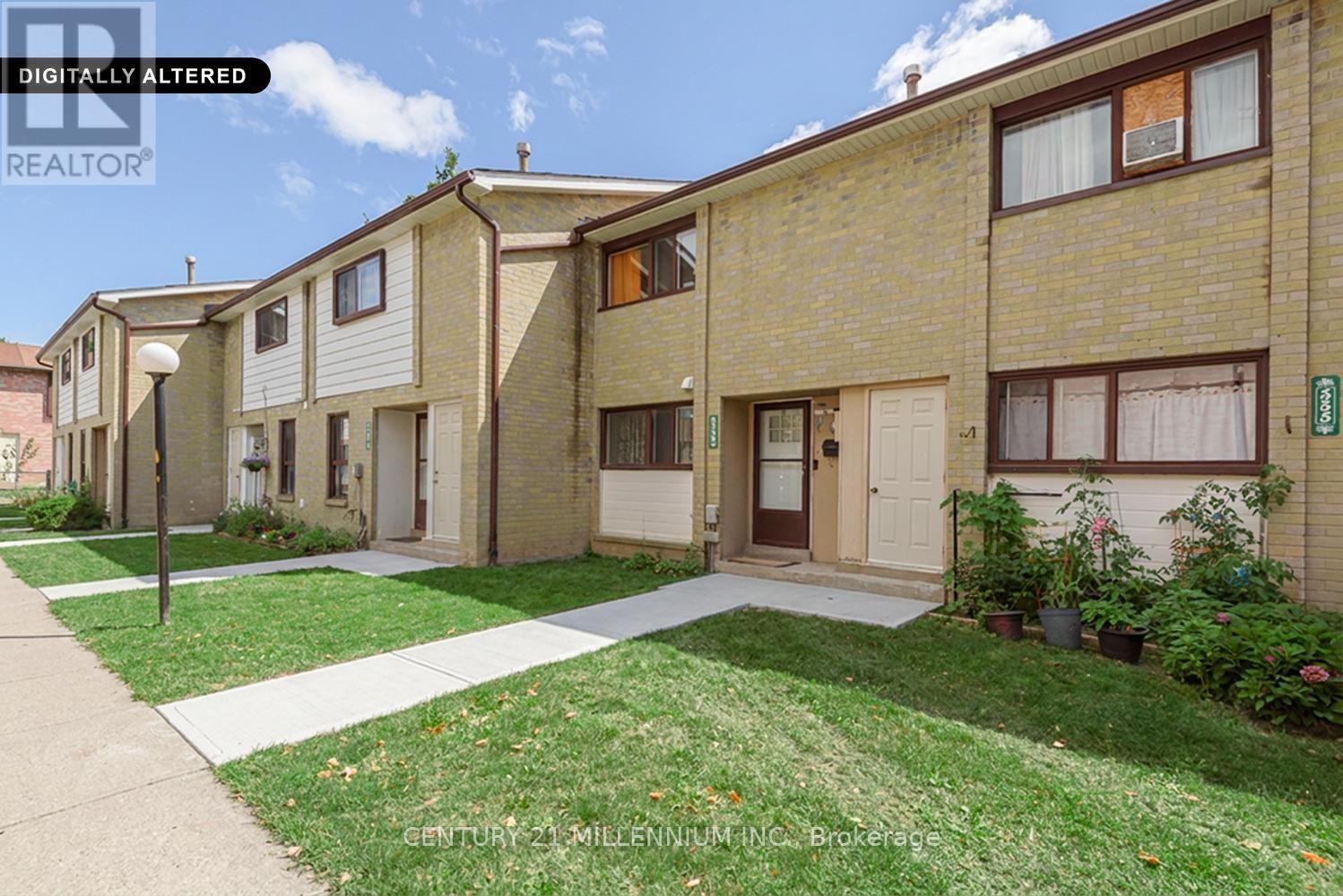336 FLEETWOOD CRESCENT - 1