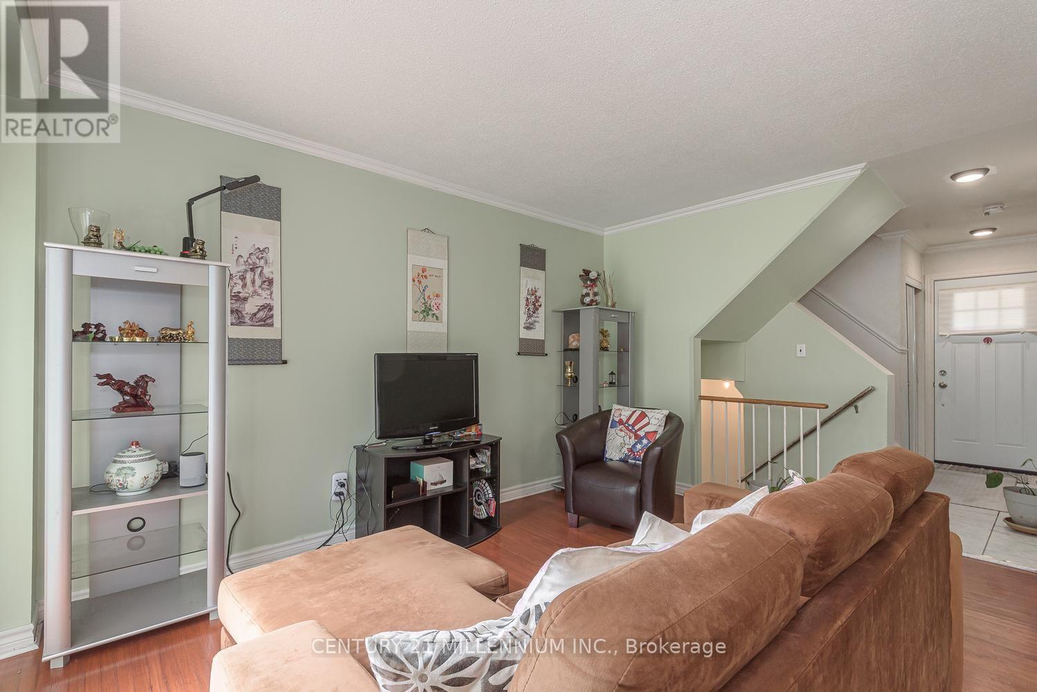 336 FLEETWOOD CRESCENT - 8