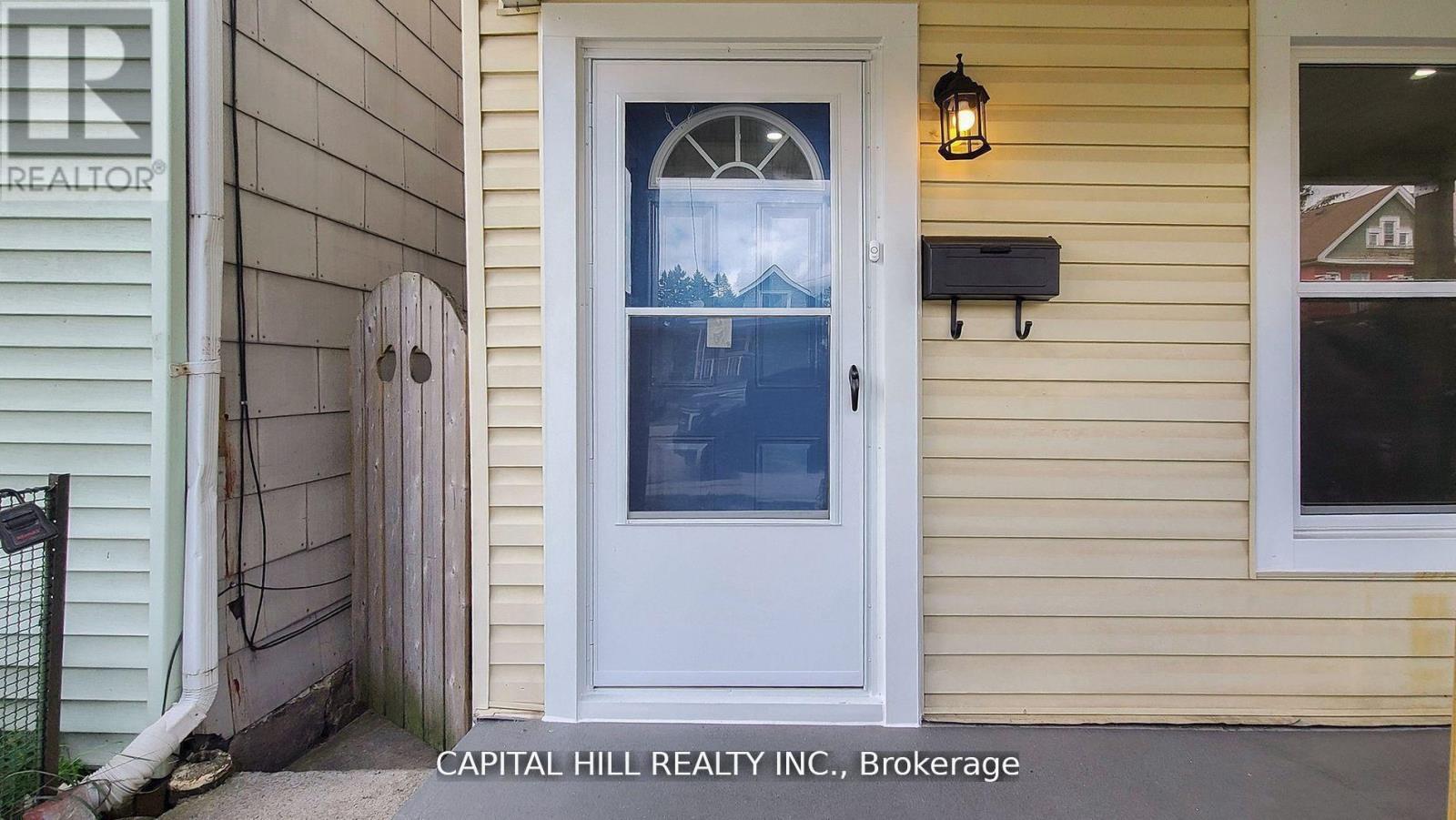 160 PICTON STREET E - 5