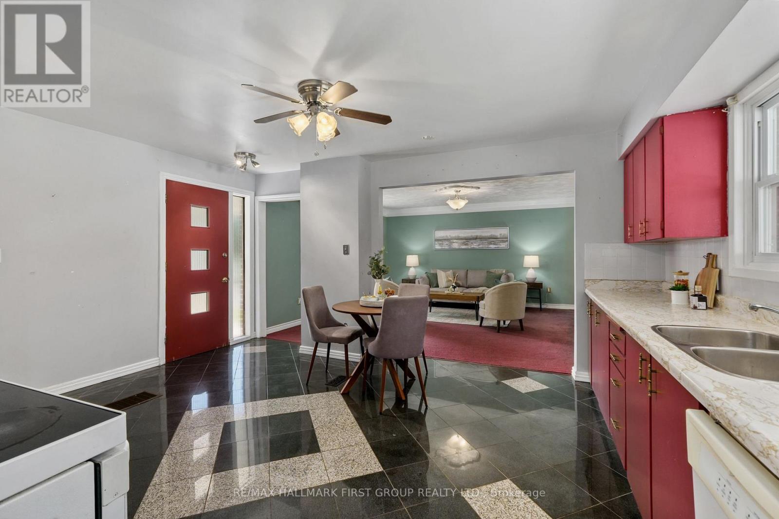 21 GARDINER CRESCENT - Image 15