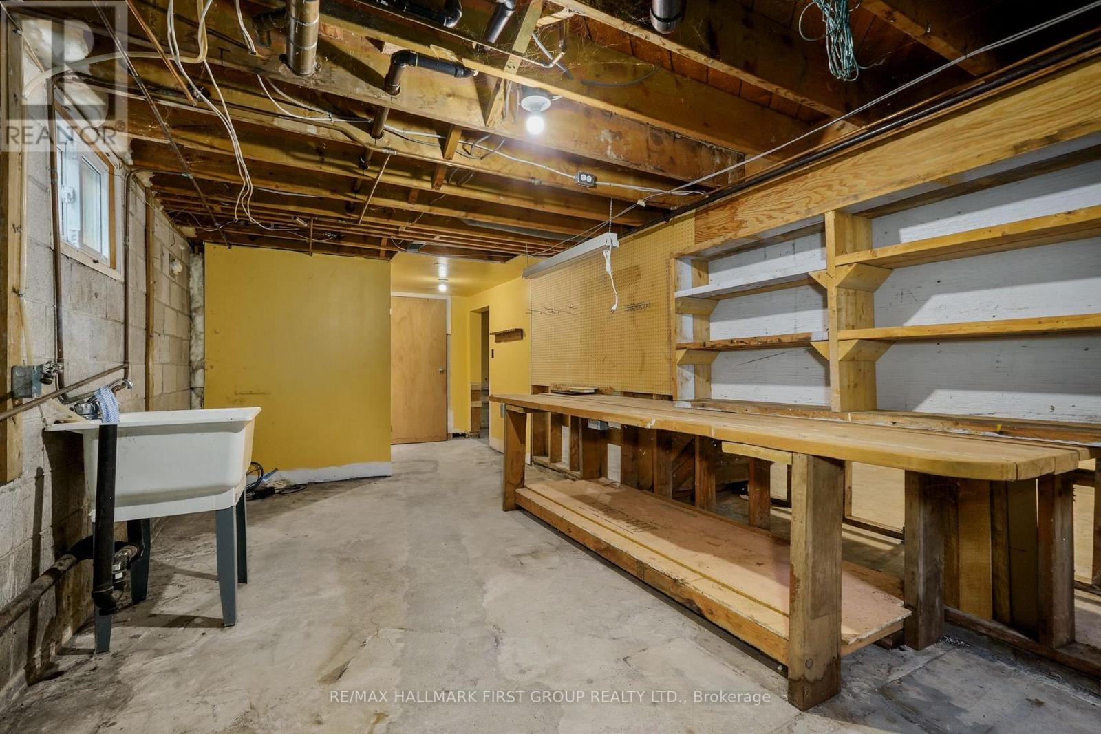 21 GARDINER CRESCENT - Image 30