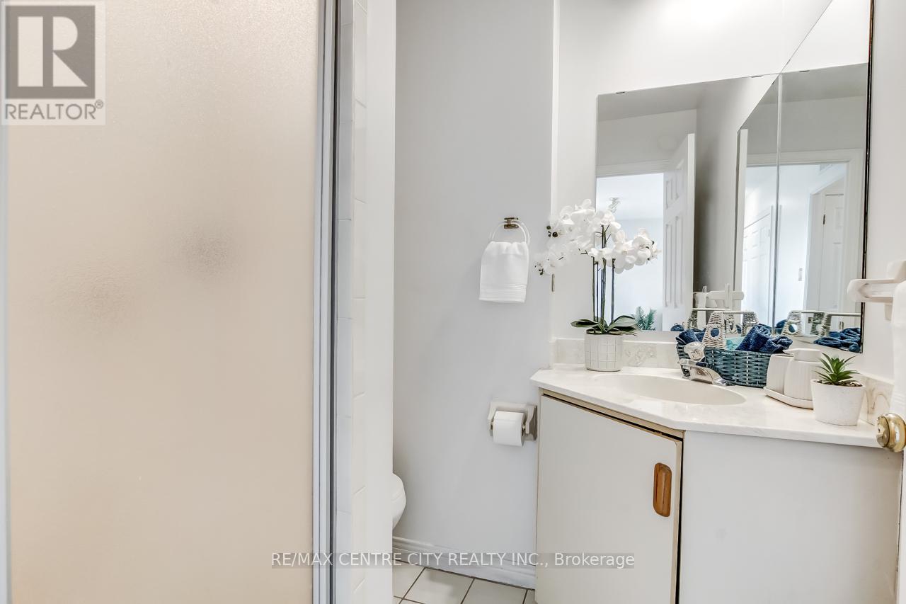 #903 549 RIDOUT STREET N - Image 24