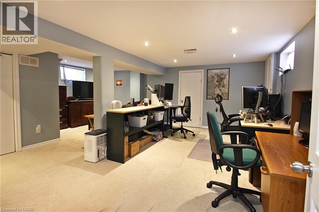 7 LAMPTON Place - 28