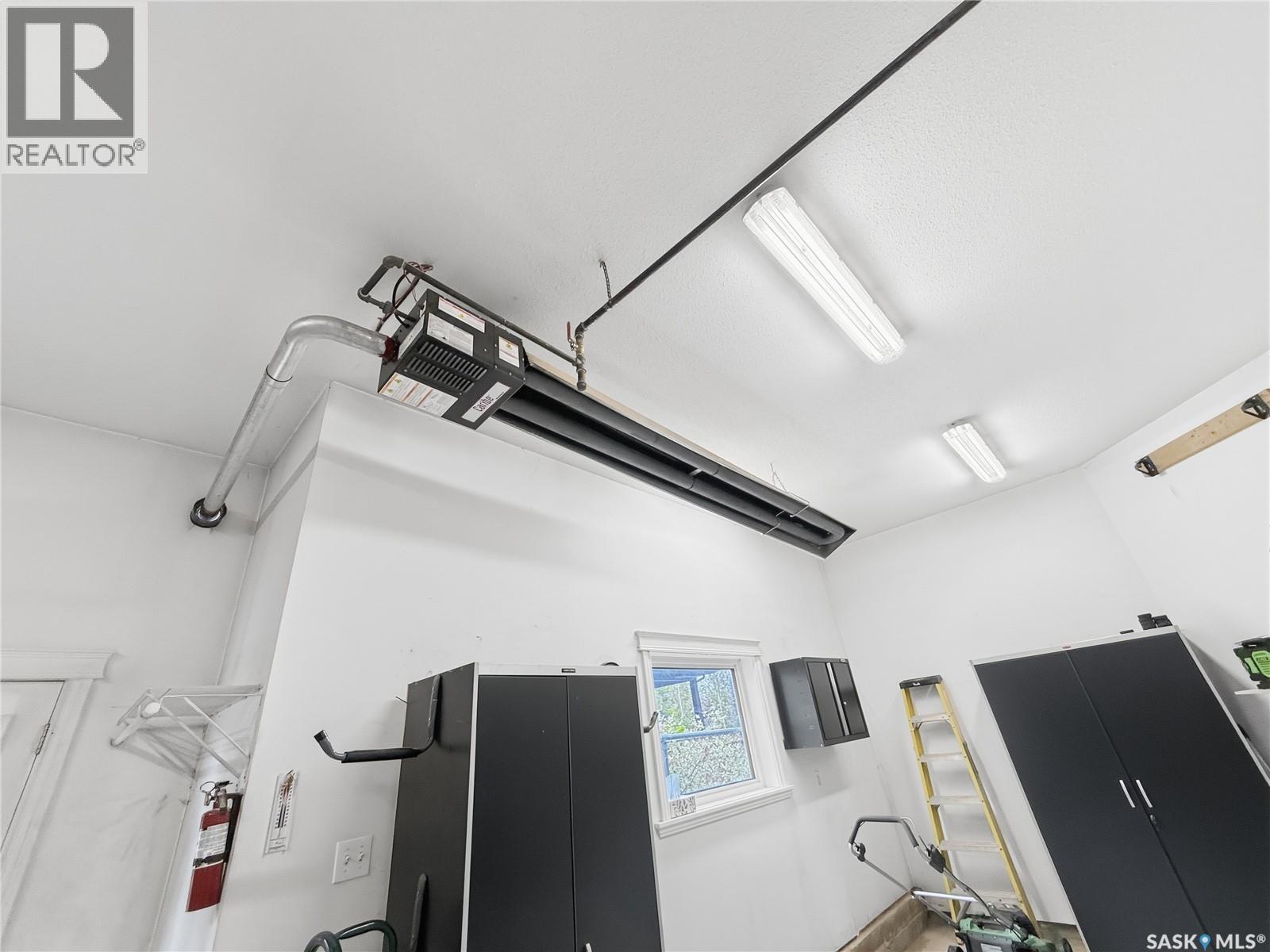 845 Prestwick DRIVE - Image 32