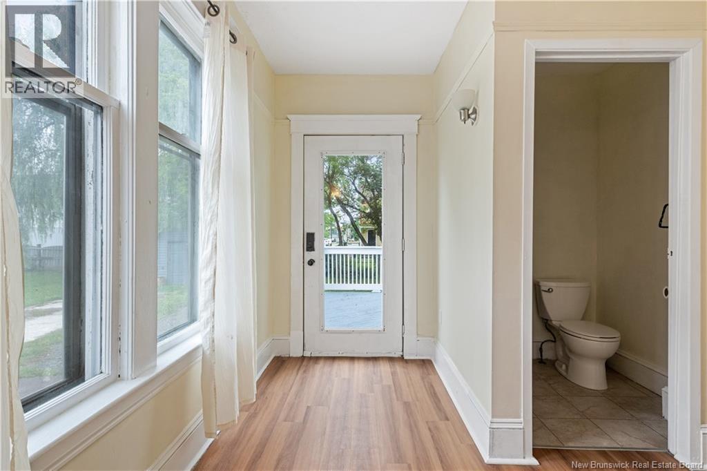 16 Humphrey - Image 12