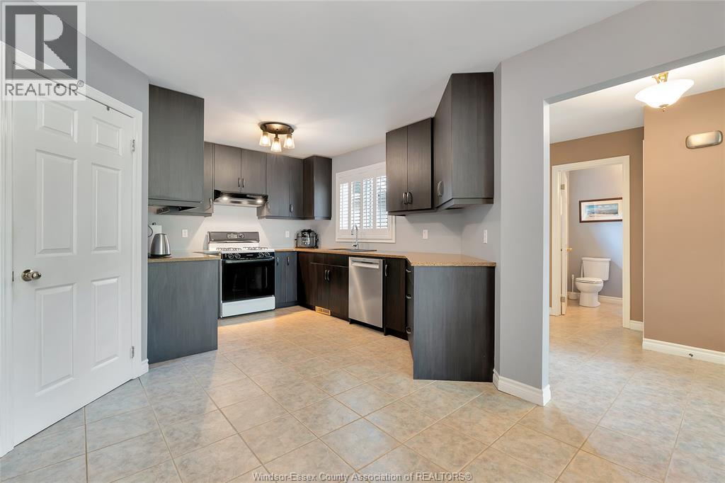 65 FAIRWAY CRESCENT - Image 12