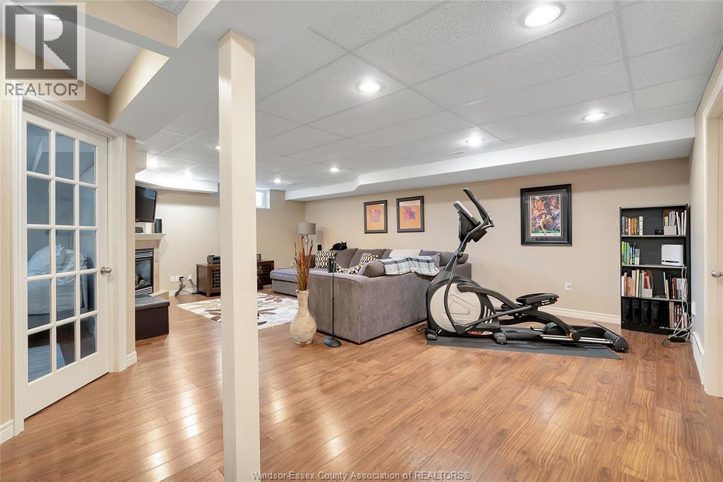 65 FAIRWAY CRESCENT - Image 25