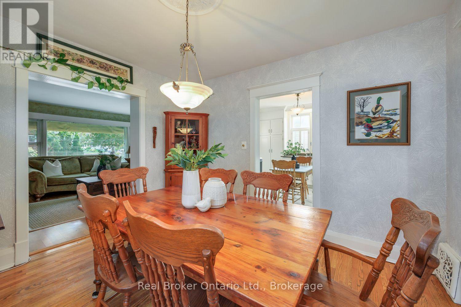 55 WELLINGTON STREET - Image 12