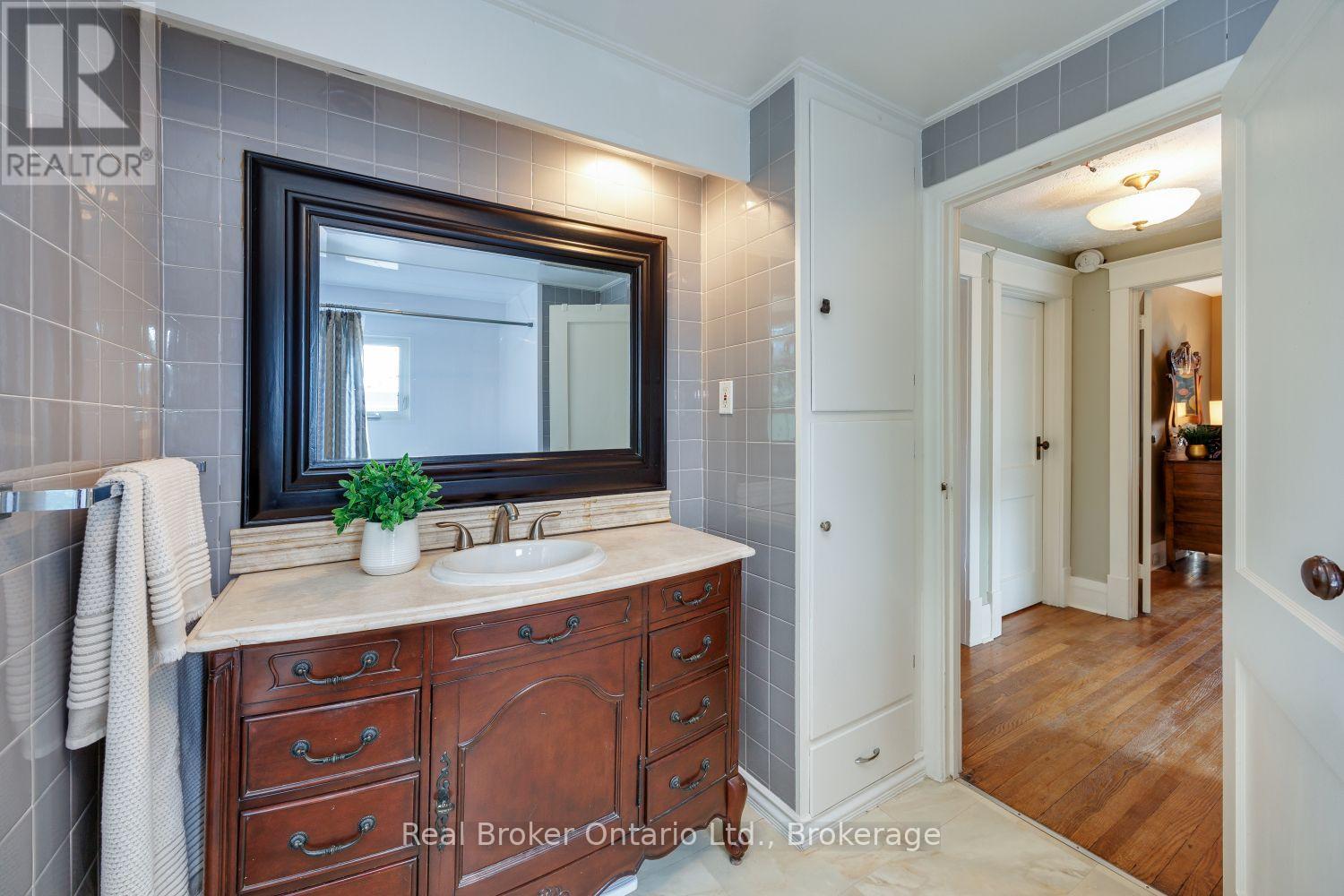 55 WELLINGTON STREET - Image 24