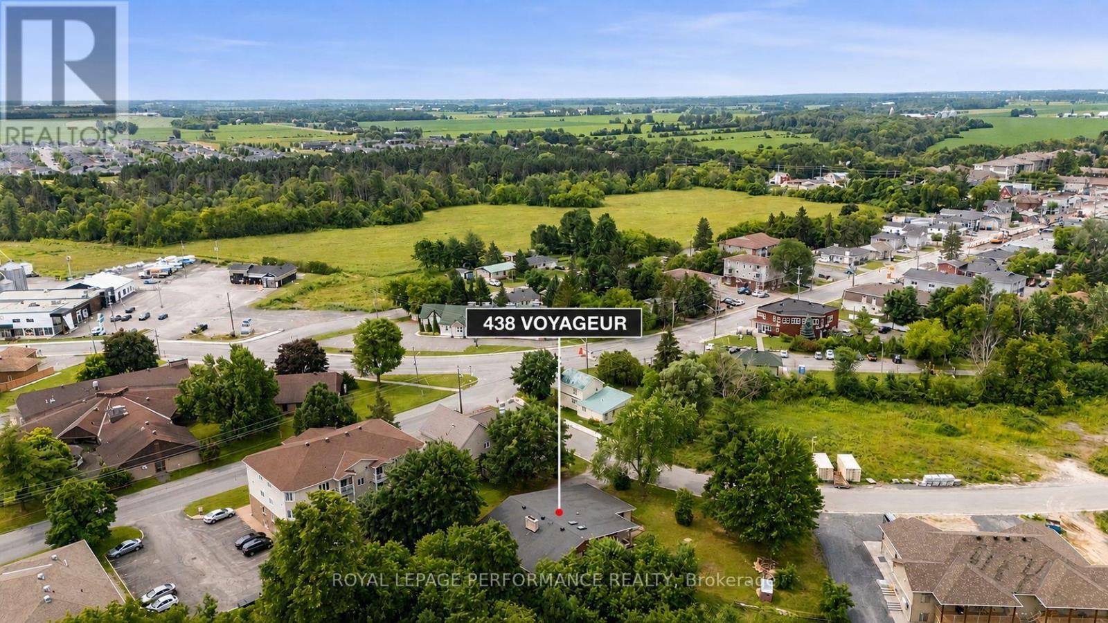 438 Voyageur Place