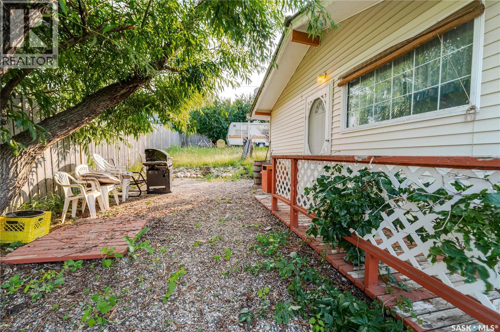 547 Douglas DRIVE - Image 6