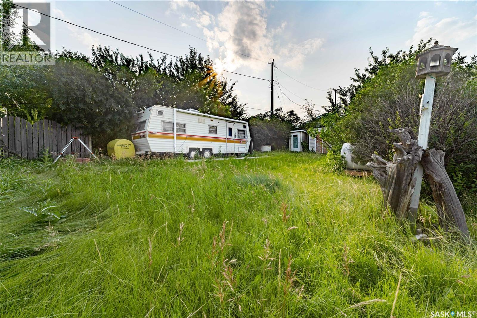 547 Douglas DRIVE - 21