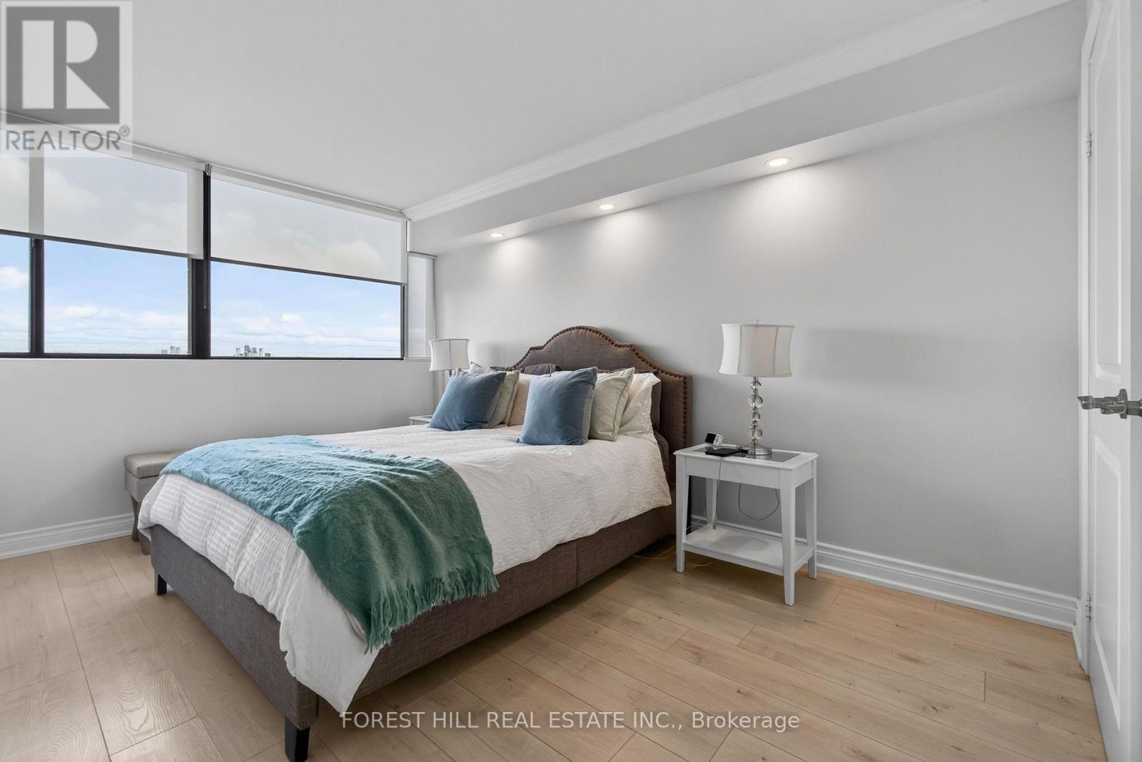 #804 133 TORRESDALE AVENUE - 16