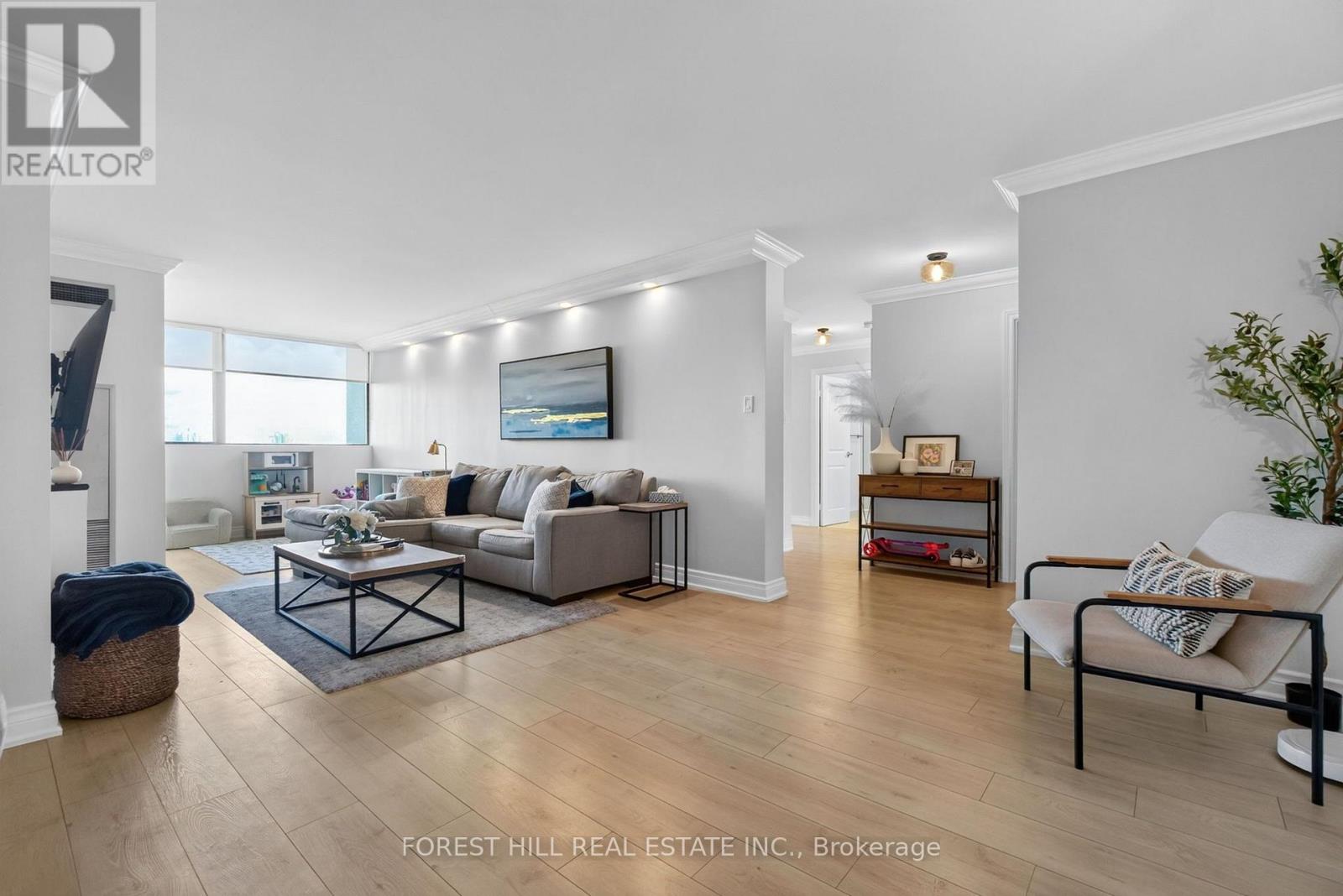 #804 133 TORRESDALE AVENUE - 4