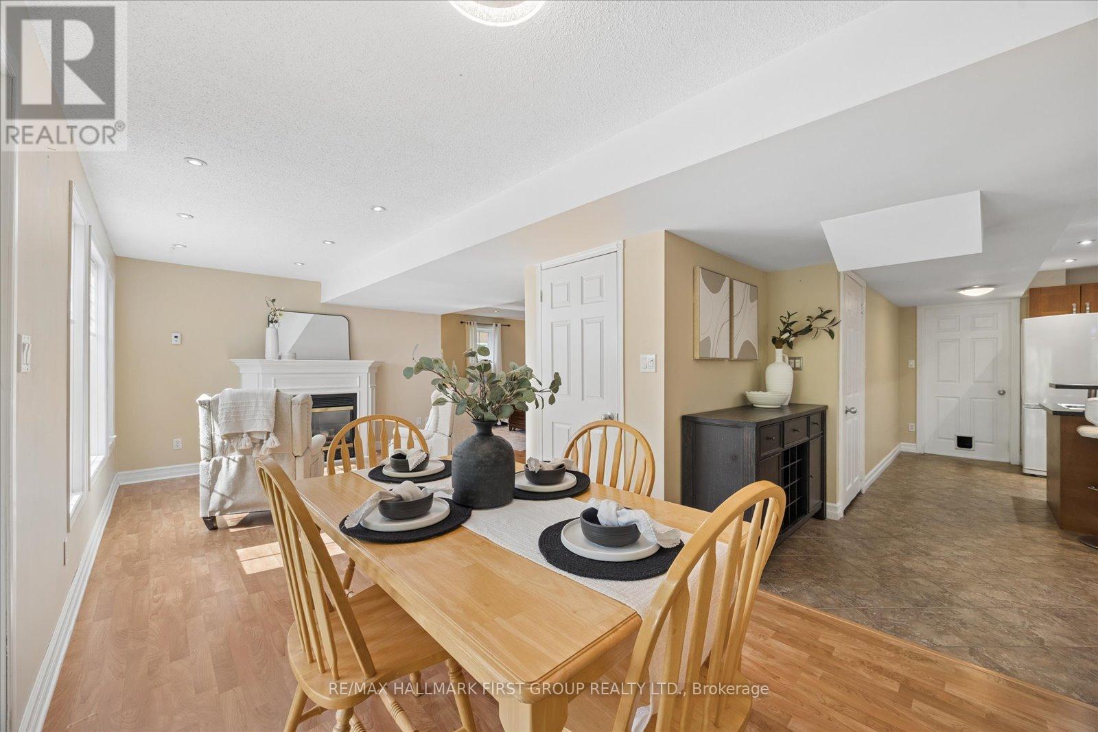 1028 HIGHBROOKE COURT - 25
