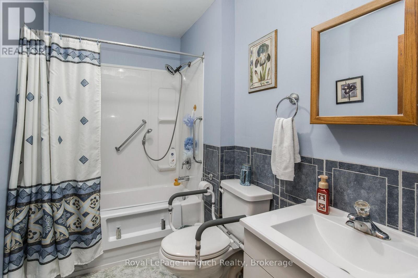 323 WILLIAM STREET - Image 11