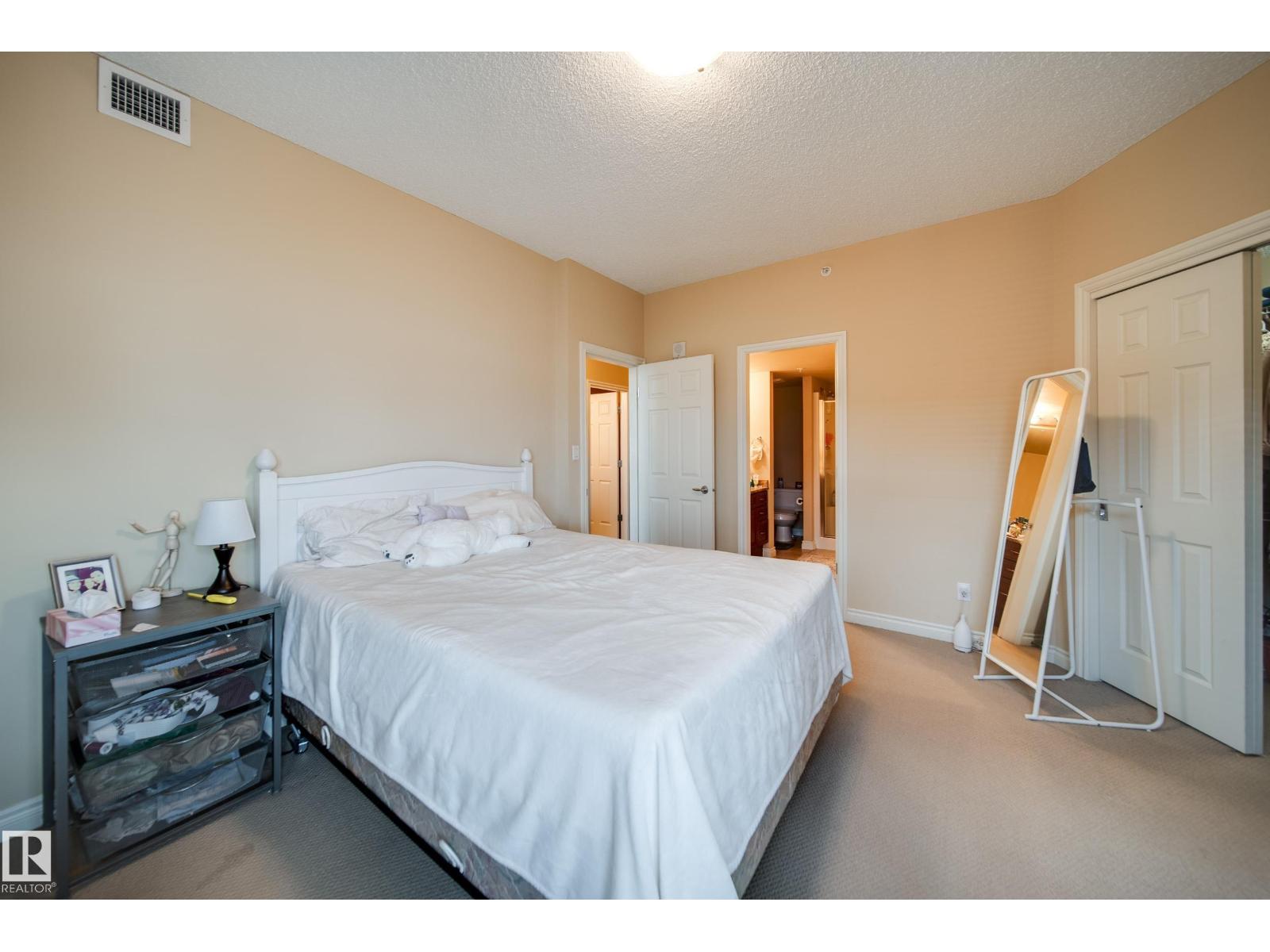 #1301 9020 JASPER AV NW - Image 15