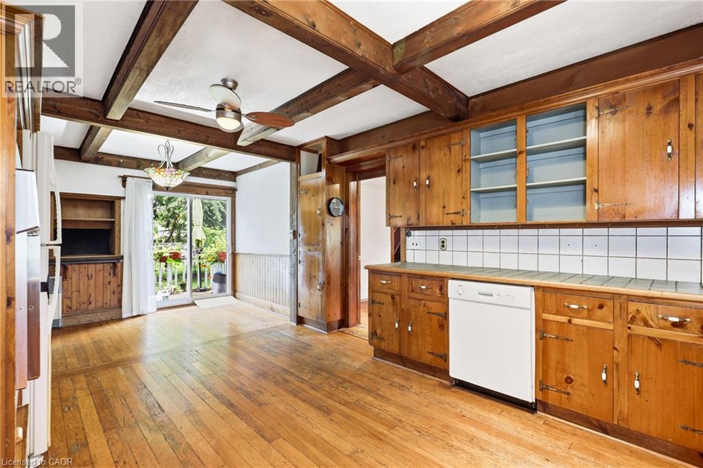 142 GRIFFIN Street S - 14