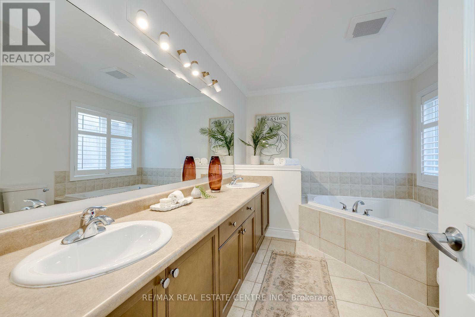 290 DUSKYWING WAY - 25