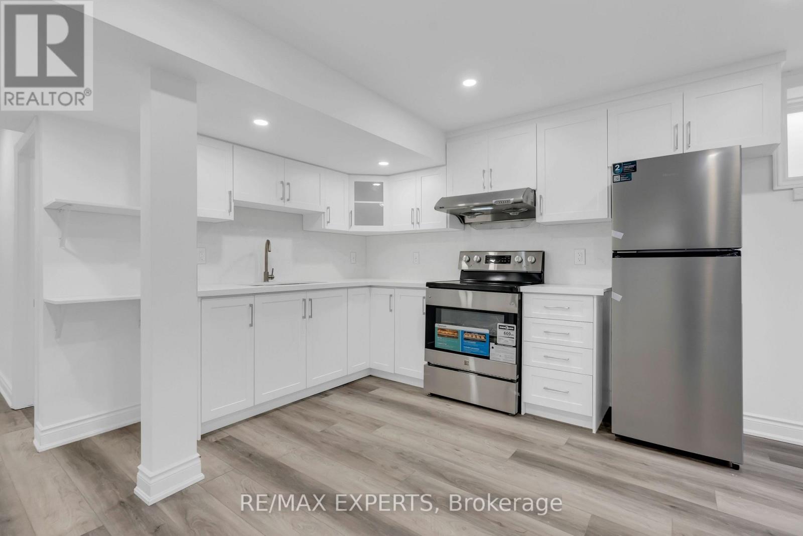 1253 DUIGNAN CRESCENT - 41