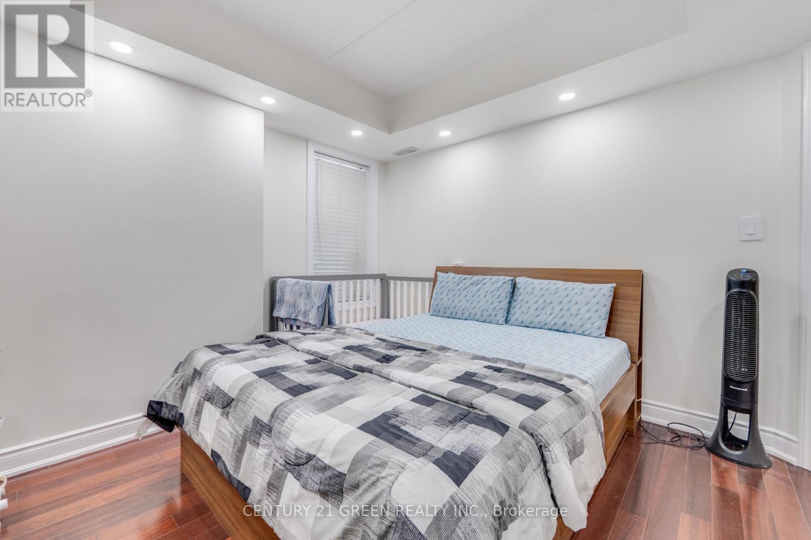 #206 1479 MAPLE AVENUE - 23