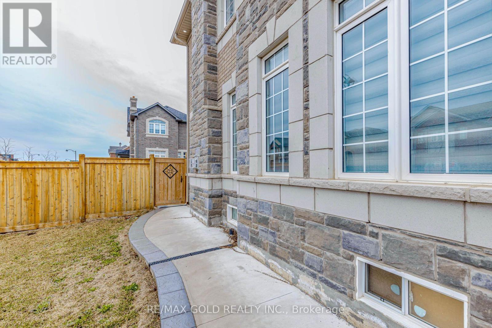15351 DANBY ROAD - Image 48