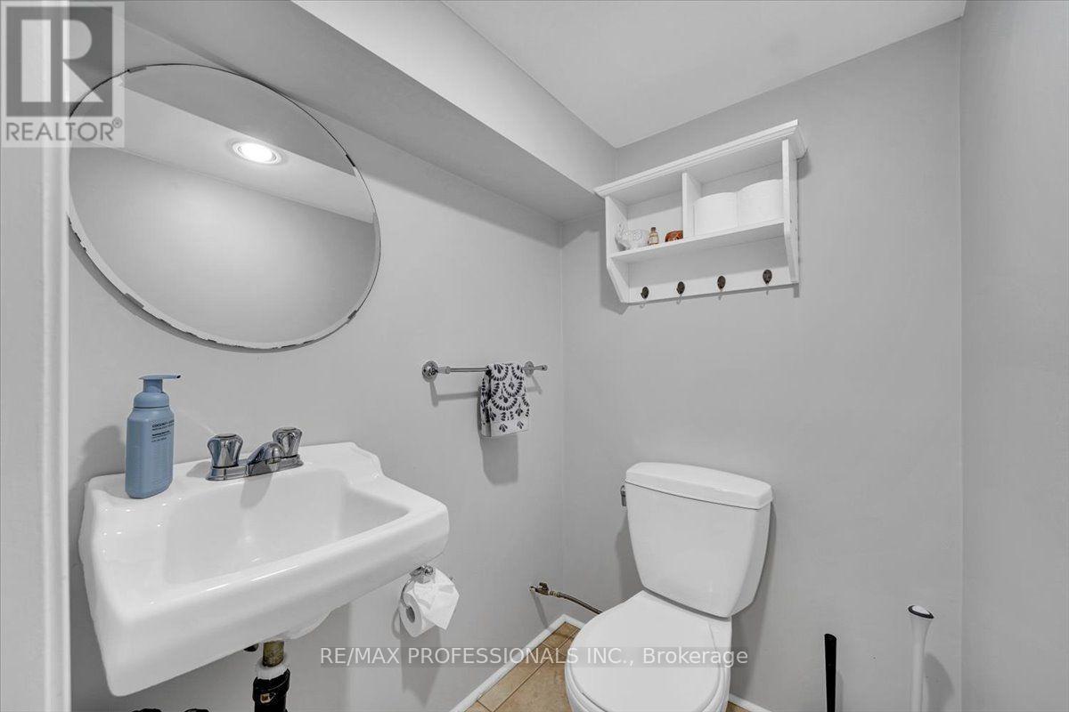 4 WINSTON GROVE - Image 32