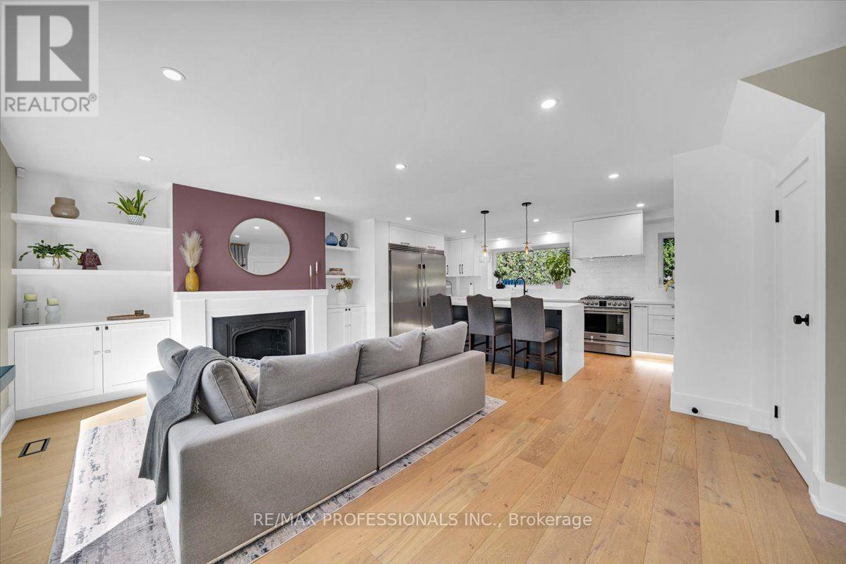4 WINSTON GROVE - 6