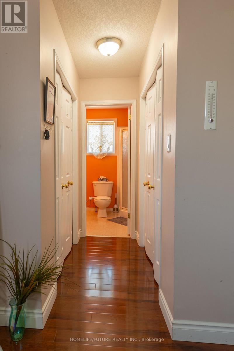 264 HOLBEACH COURT - Image 32