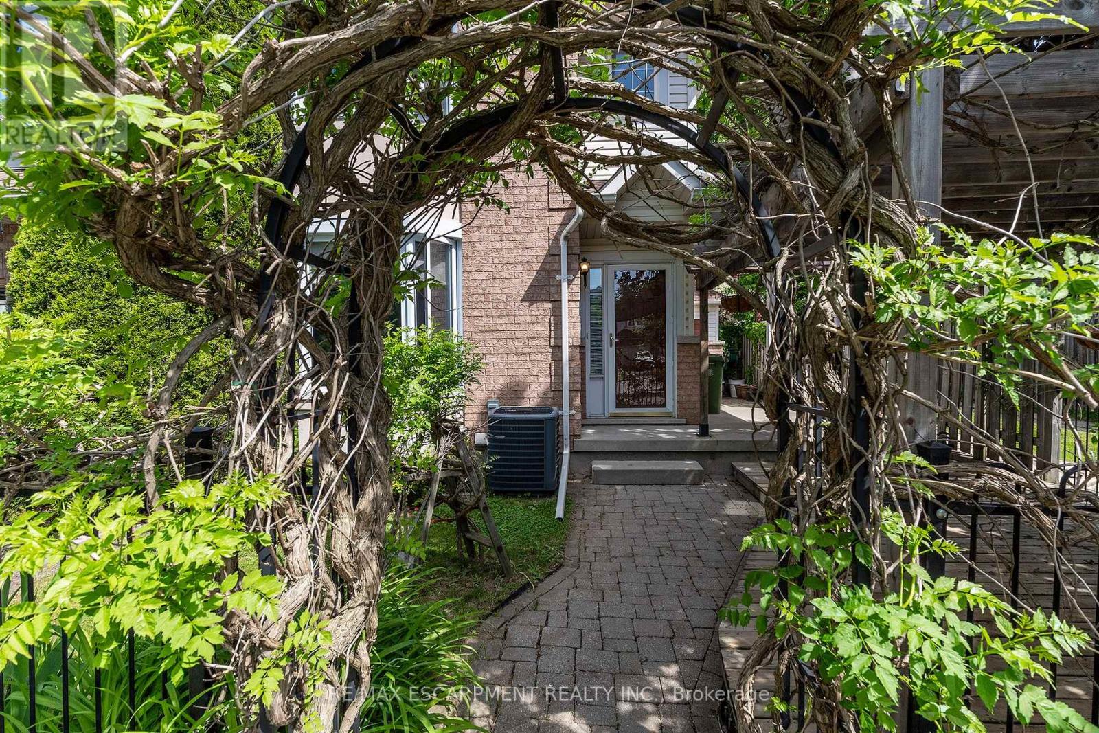 41 VALRIDGE DRIVE - 3