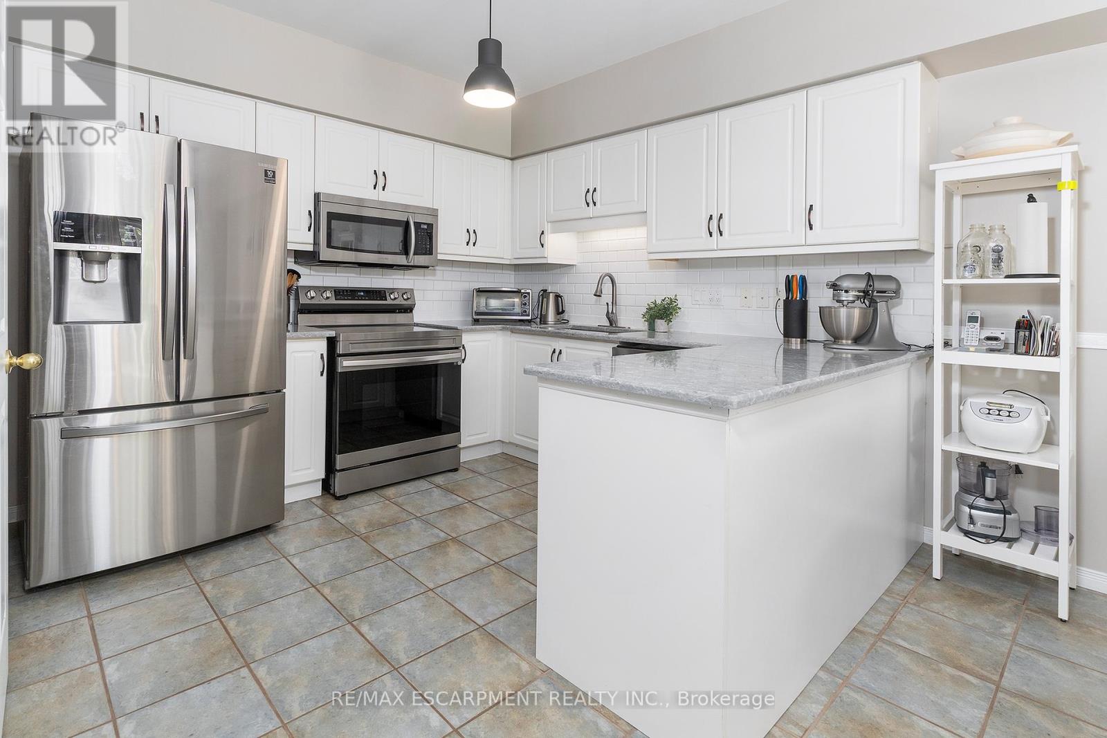 41 VALRIDGE DRIVE - 8