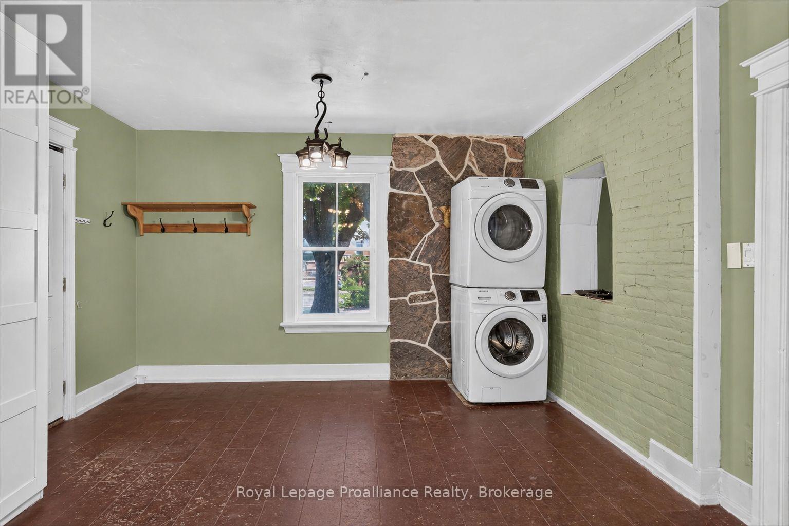 277 REID STREET - 21