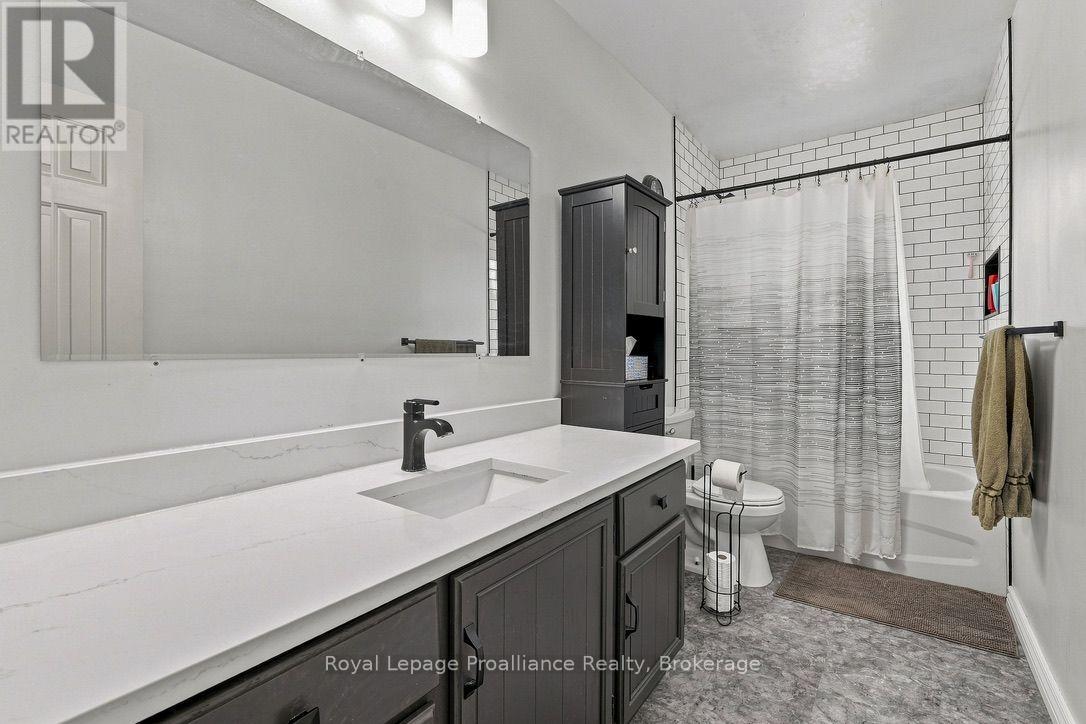 2631 62 HIGHWAY - Image 22