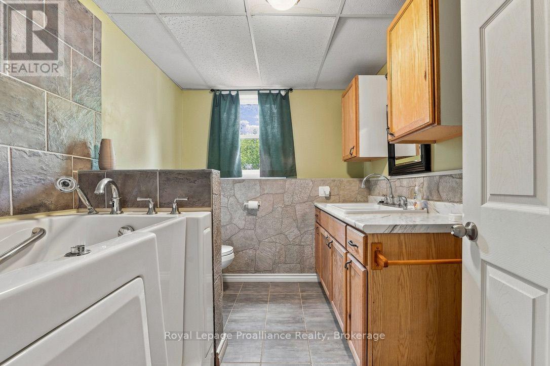 2631 62 HIGHWAY - 39