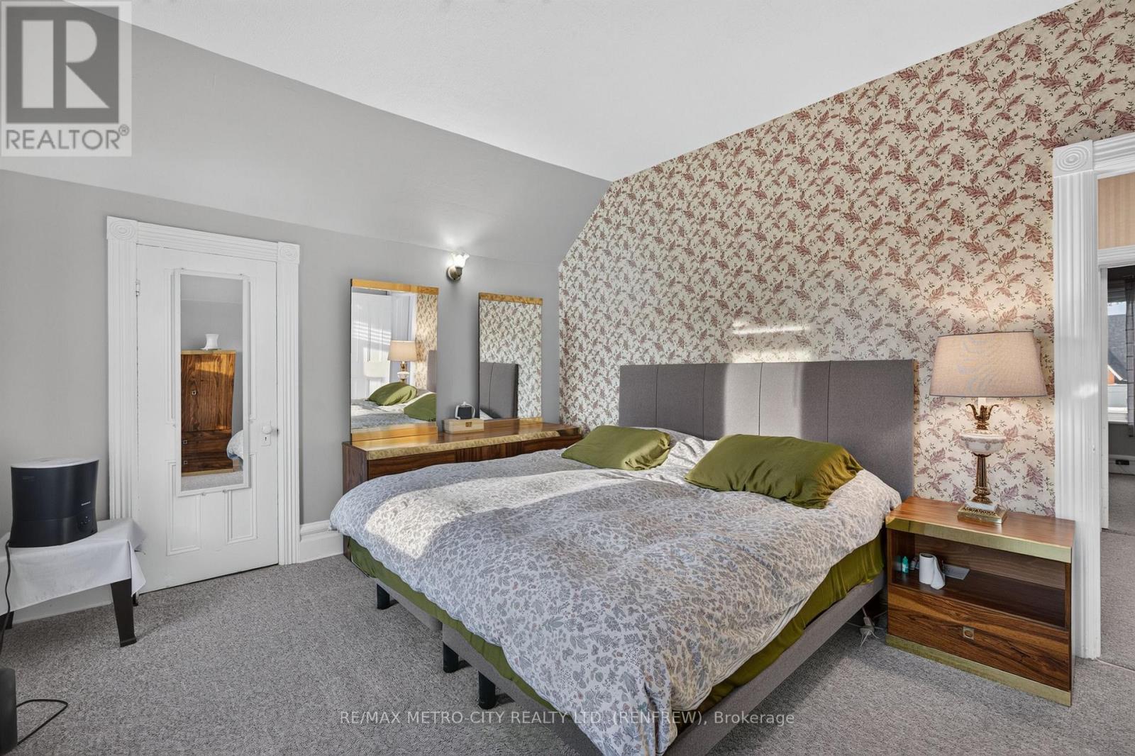 293 QUEEN STREET - 35