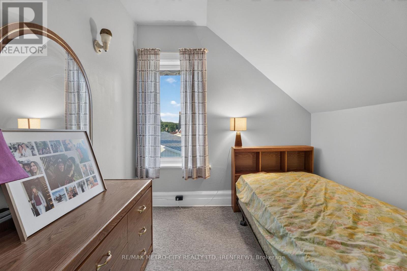 293 QUEEN STREET - 33