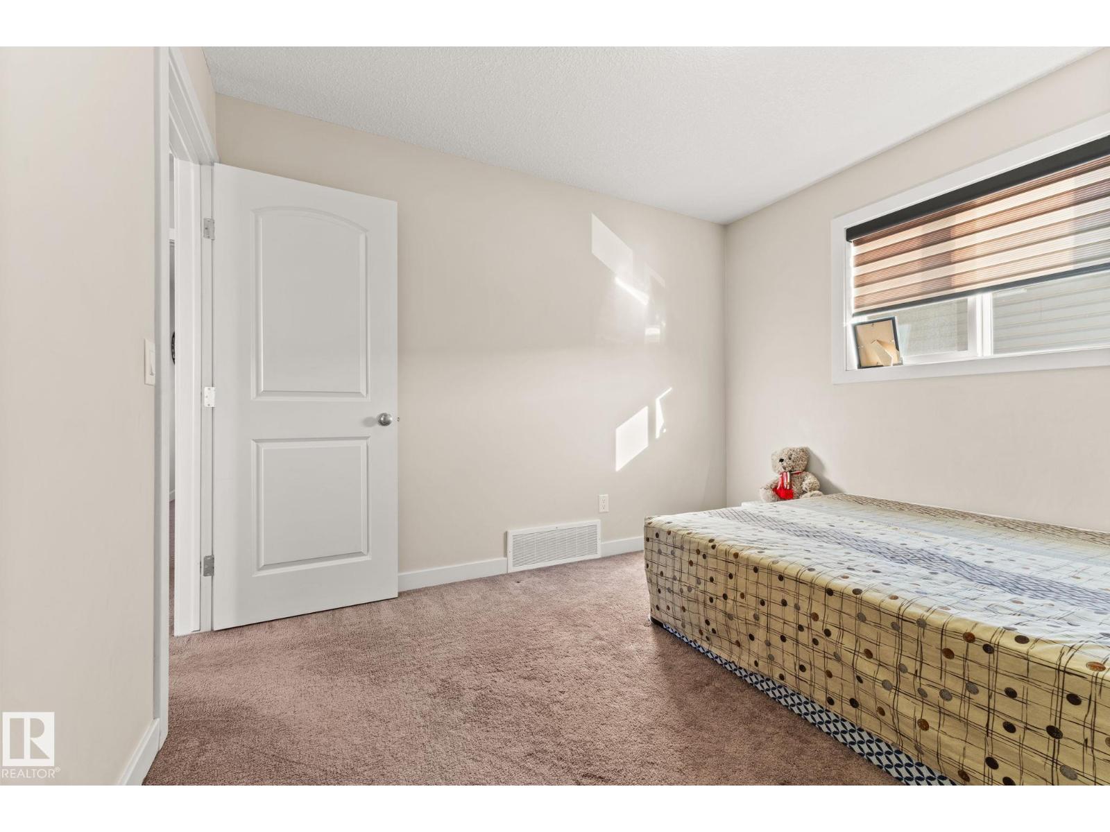 724 40 AV NW - 22
