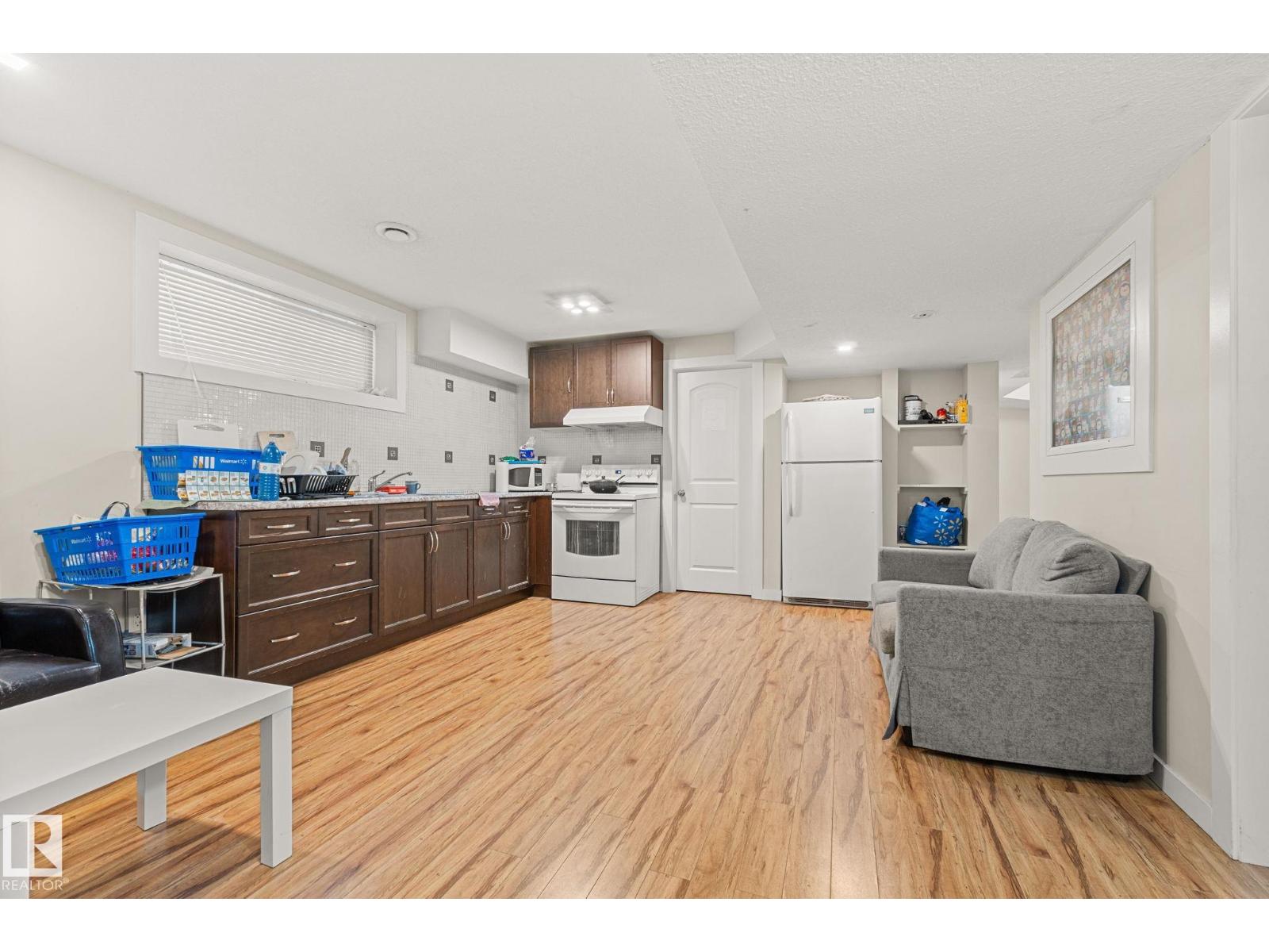 724 40 AV NW - Image 51