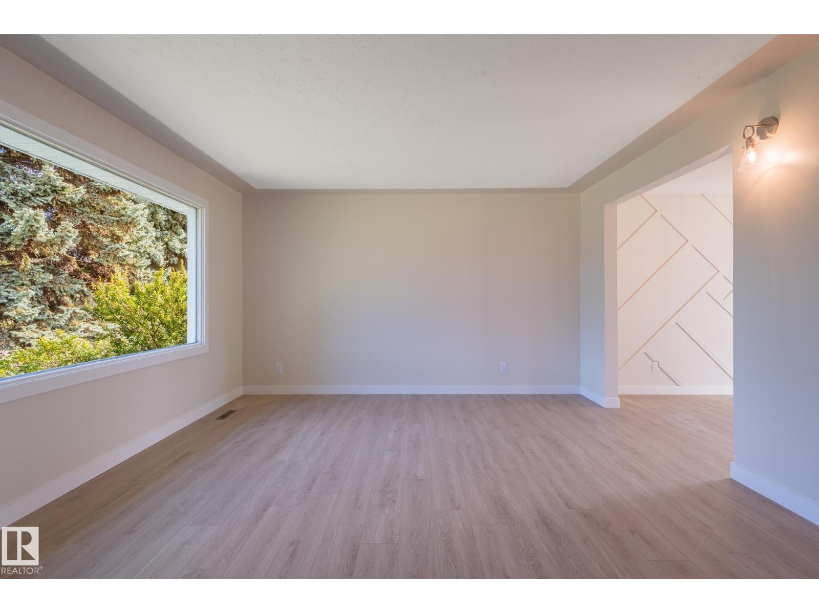 10431 137 AV NW - Image 4