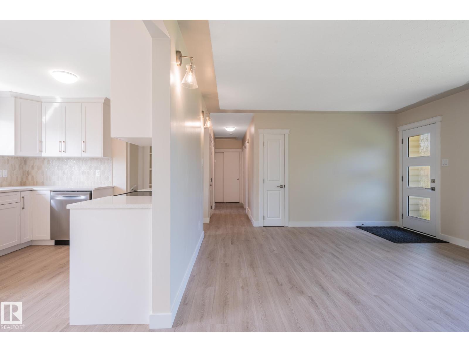 10431 137 AV NW - Image 11