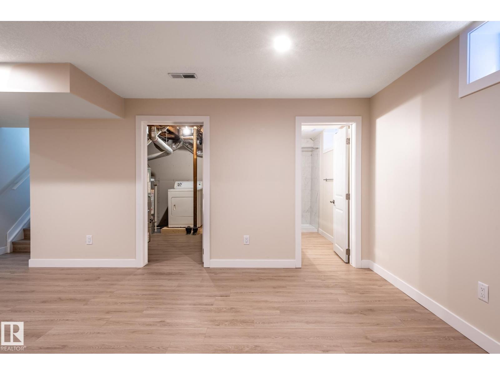 10431 137 AV NW - Image 38