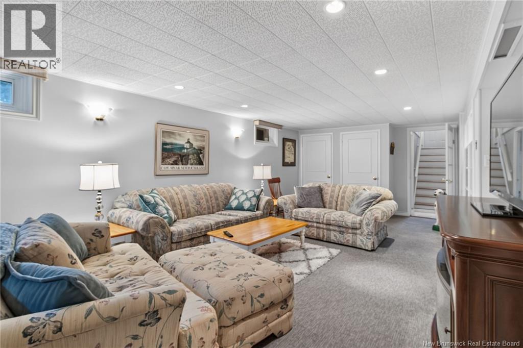 81 Mount Royal Boulevard - Image 22