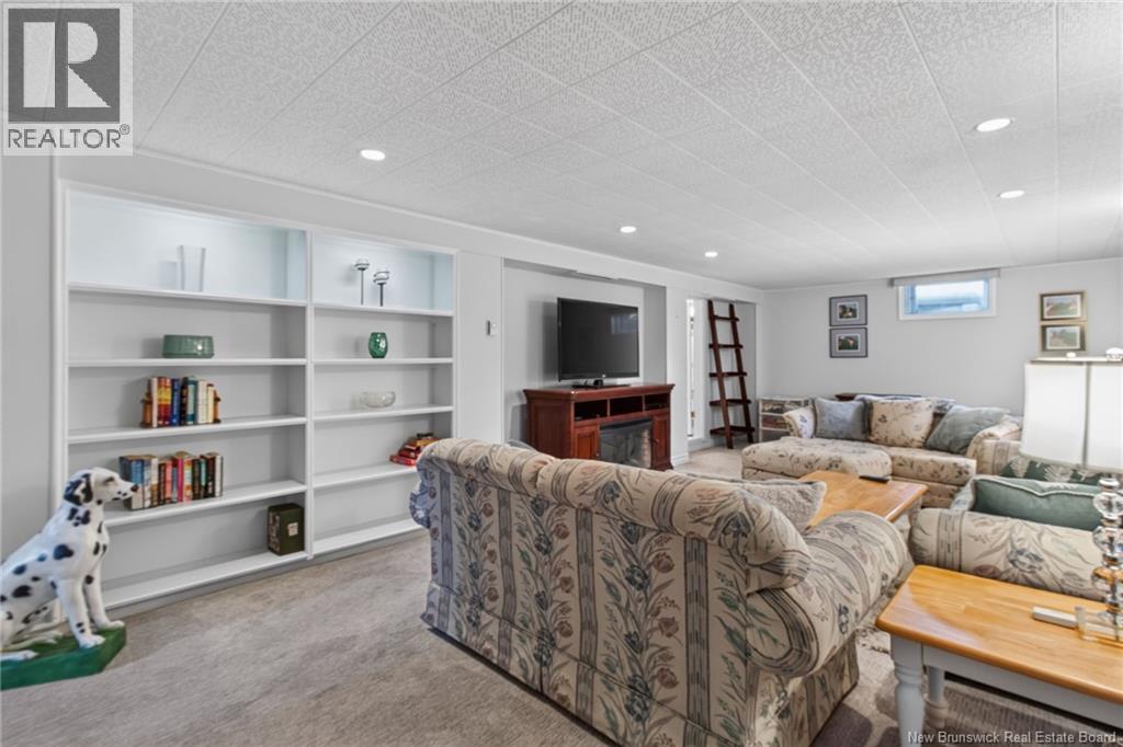 81 Mount Royal Boulevard - Image 23