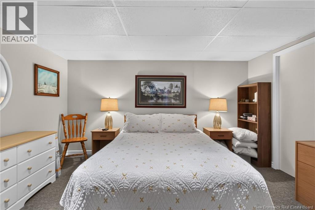 81 Mount Royal Boulevard - 25